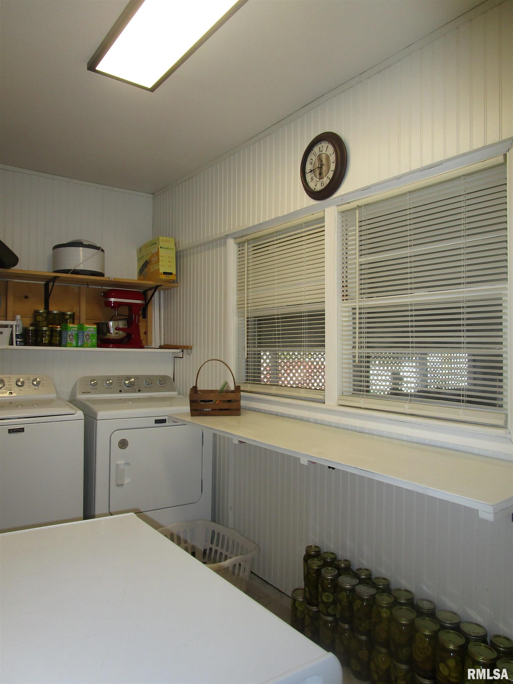 302 2nd Street Carmi, IL 62821 - Photo 16 of 20