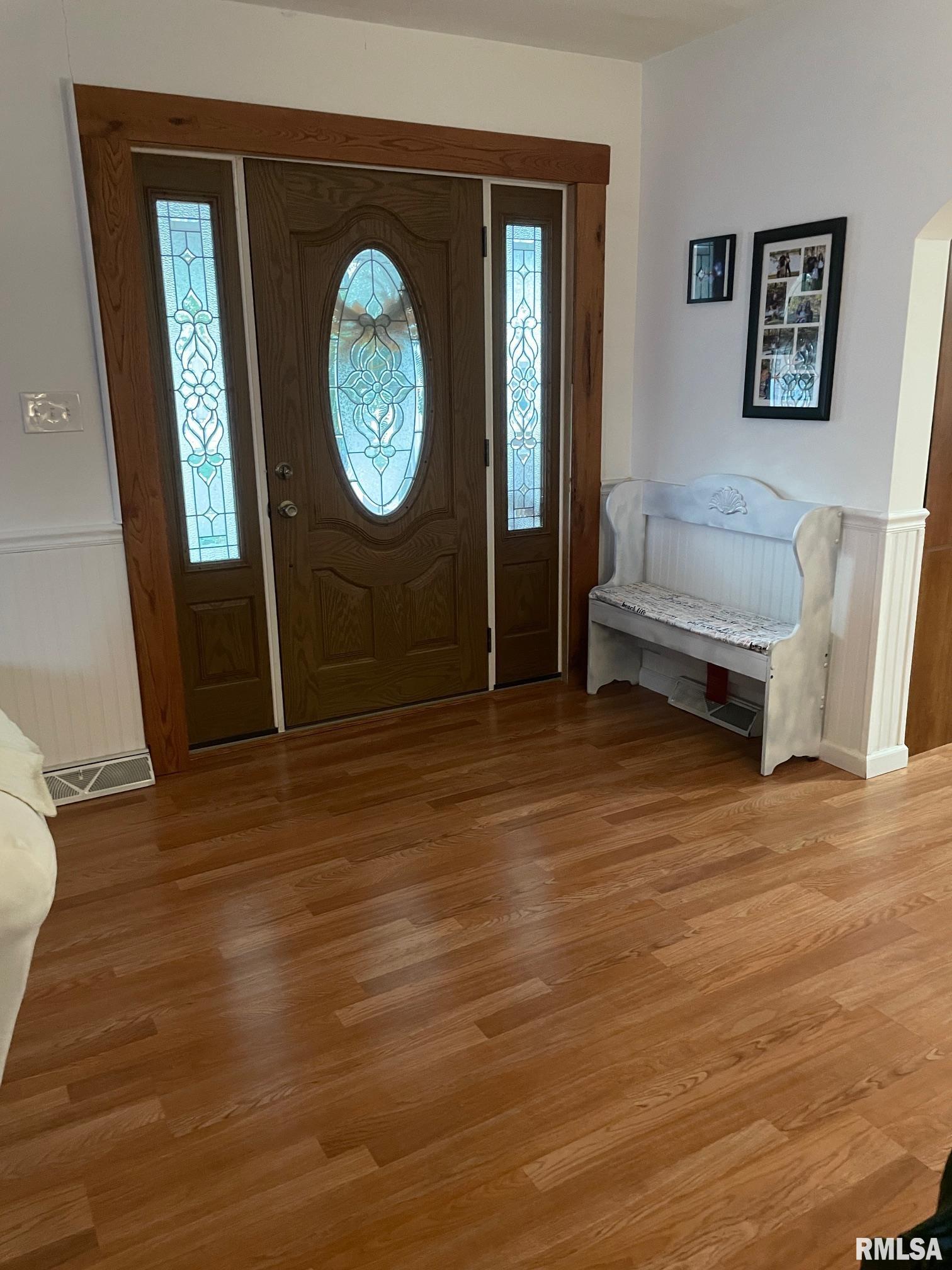 302 2nd Street Carmi, IL 62821 - Photo 4 of 20