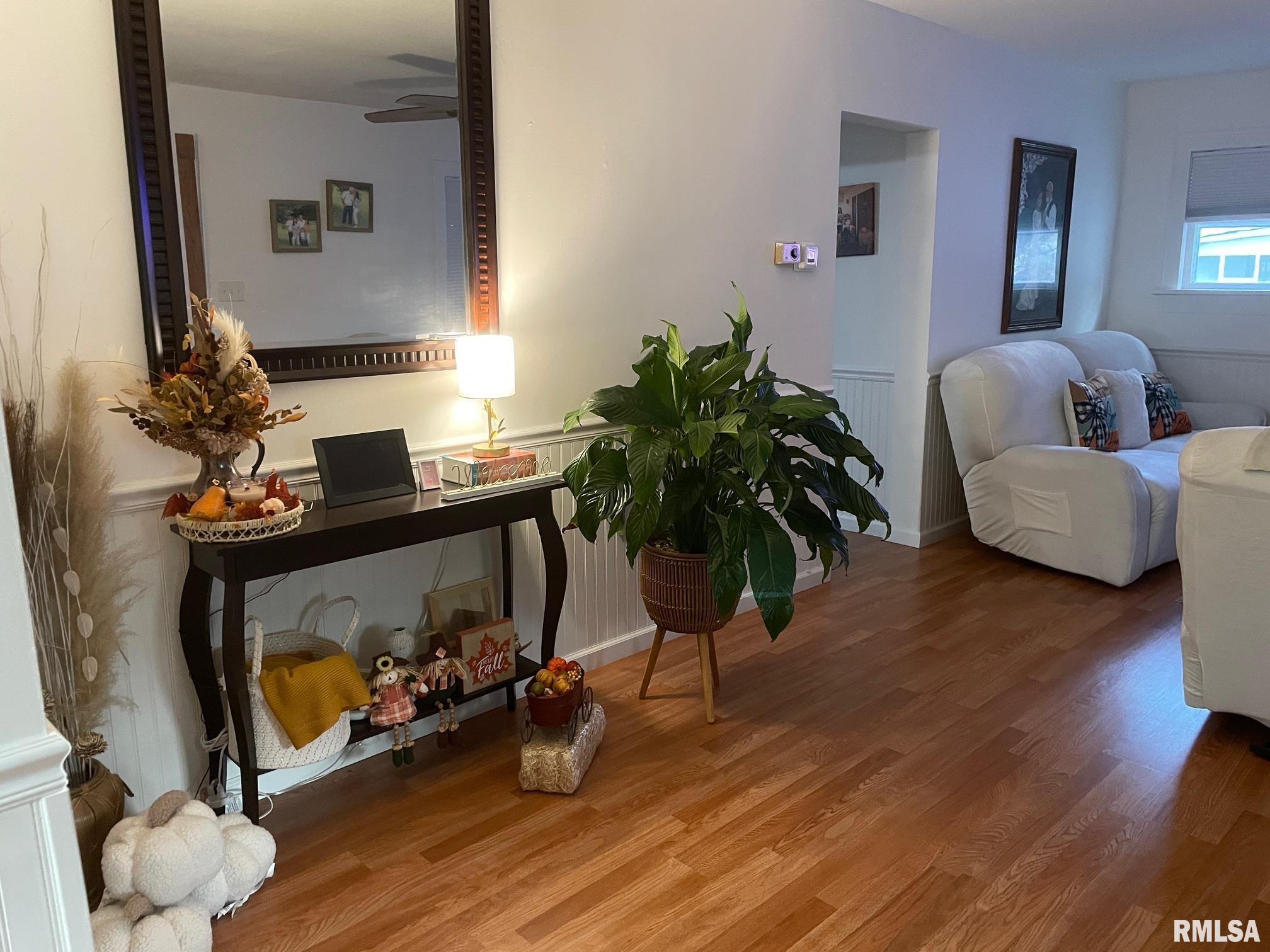 302 2nd Street Carmi, IL 62821 - Photo 5 of 20