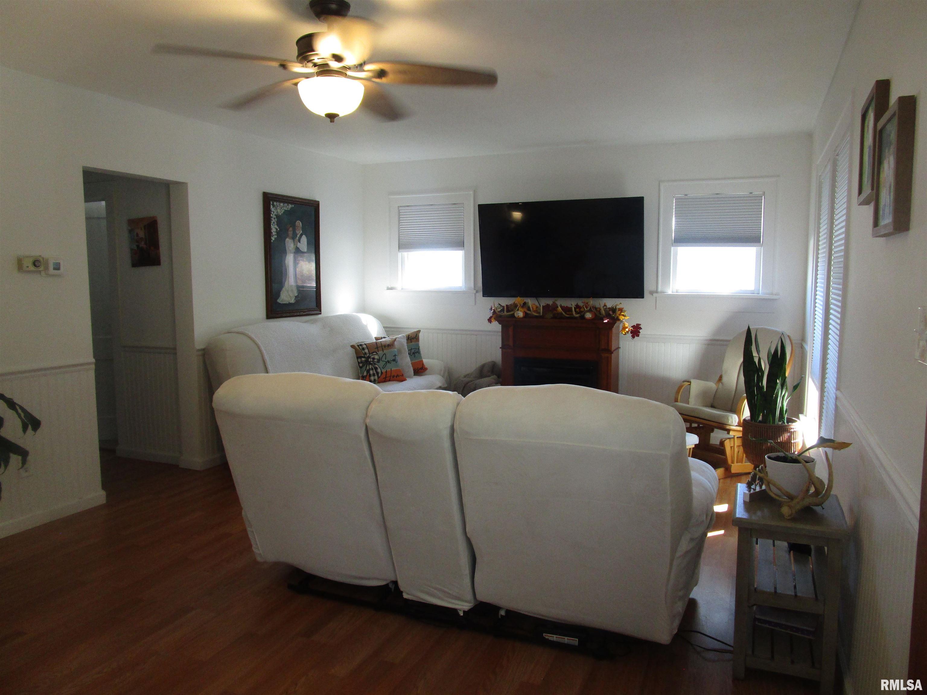 302 2nd Street Carmi, IL 62821 - Photo 6 of 20