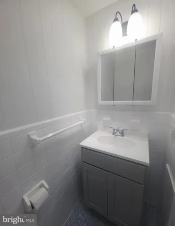 $2,300 | 154 North Carol Boulevard, Upper Darby, PA 19082