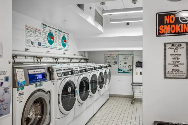 $3,900 | 535 West 52nd Street, Unit 6E | Hell's Kitchen