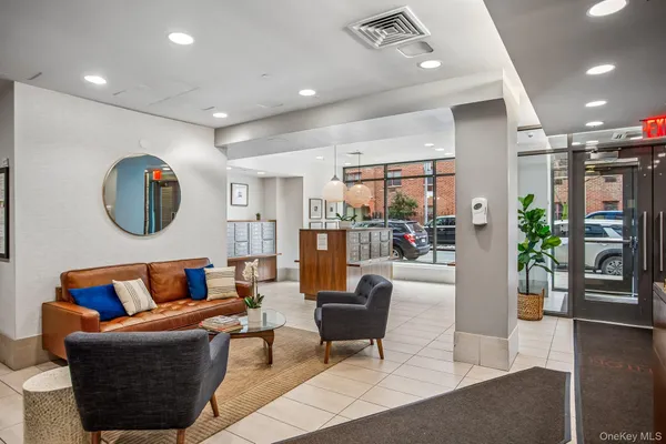 $3,900 | 535 West 52nd Street, Unit 6E | Hell's Kitchen