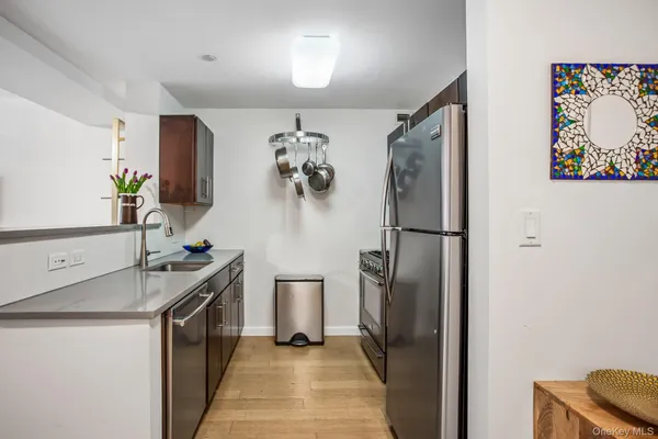 $3,900 | 535 West 52nd Street, Unit 6E | Hell's Kitchen