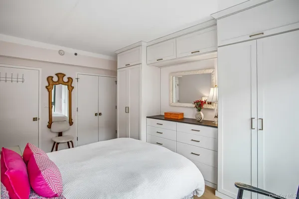 $3,900 | 535 West 52nd Street, Unit 6E | Hell's Kitchen