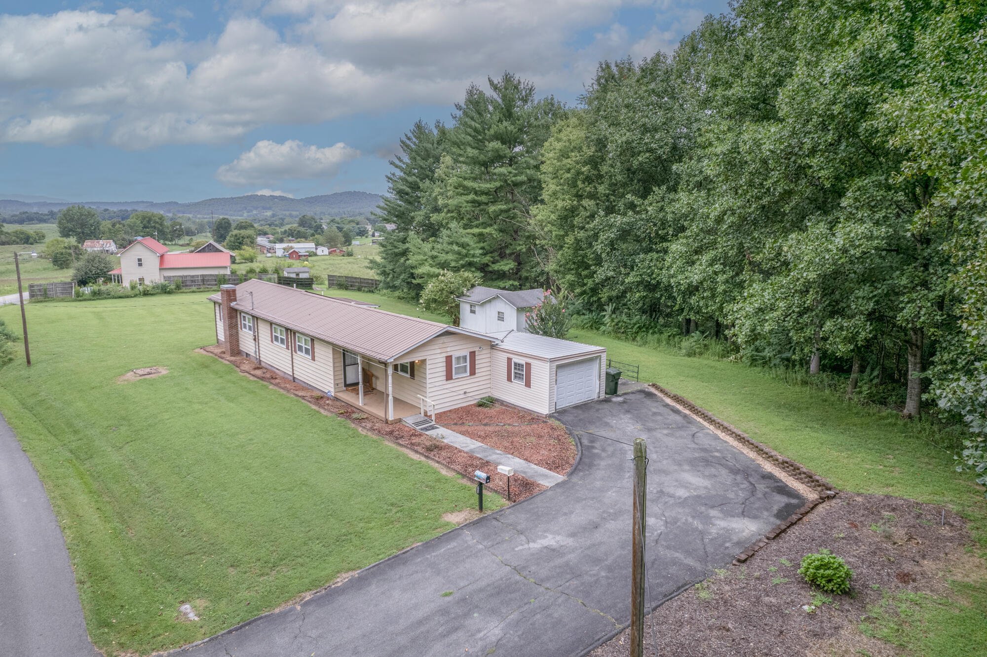 130 5 Oaks Road Jonesborough, TN 37659 - Photo 22 of 27 DJI_0393 copy