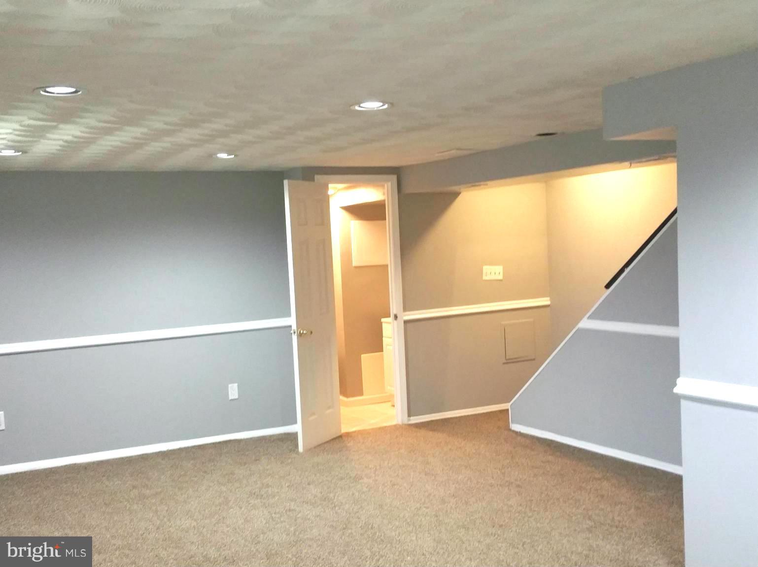 5617 Arnhem Road Baltimore, MD 21206 - Photo 23 of 30 Family Room