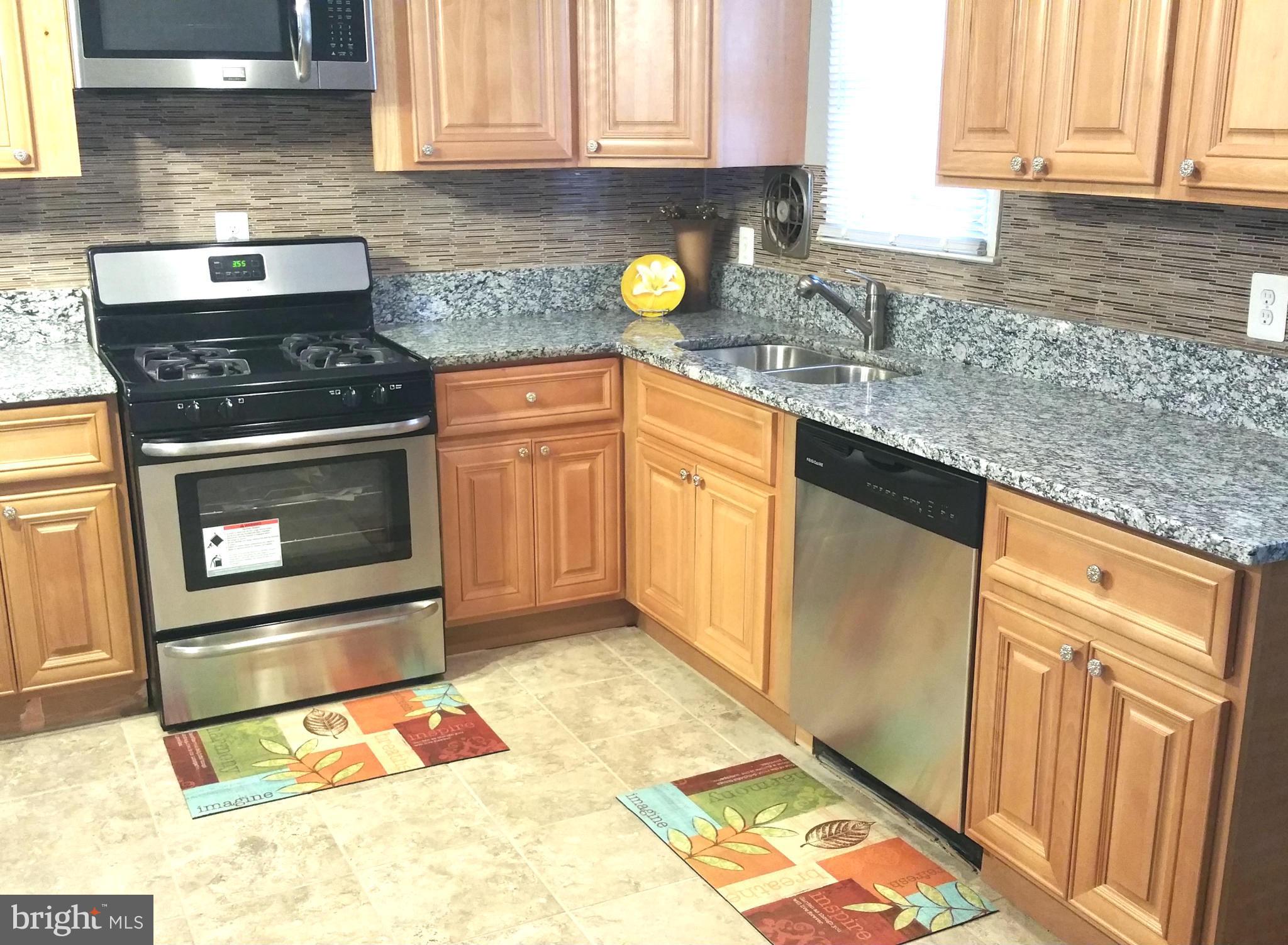 5617 Arnhem Road Baltimore, MD 21206 - Photo 10 of 30 Kitchen