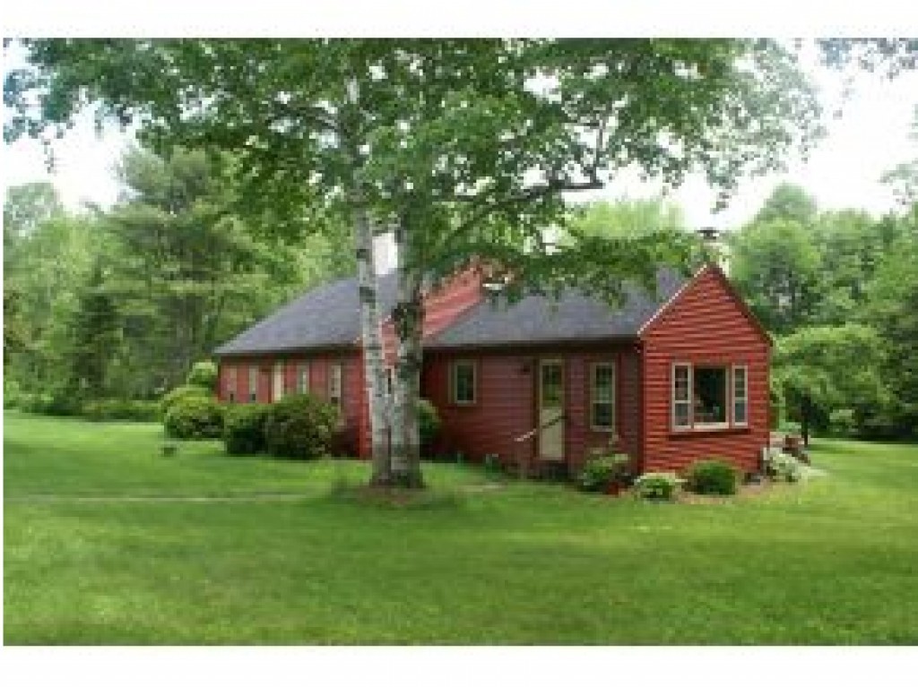 346 Ridge Road Farmington, NH 03835 - Photo 1 of 32