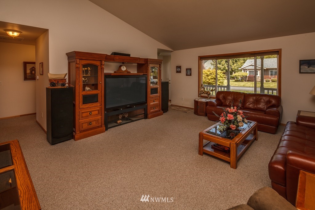 719 West Del Ray Road Lynden, WA 98264 - Photo 2 of 23
