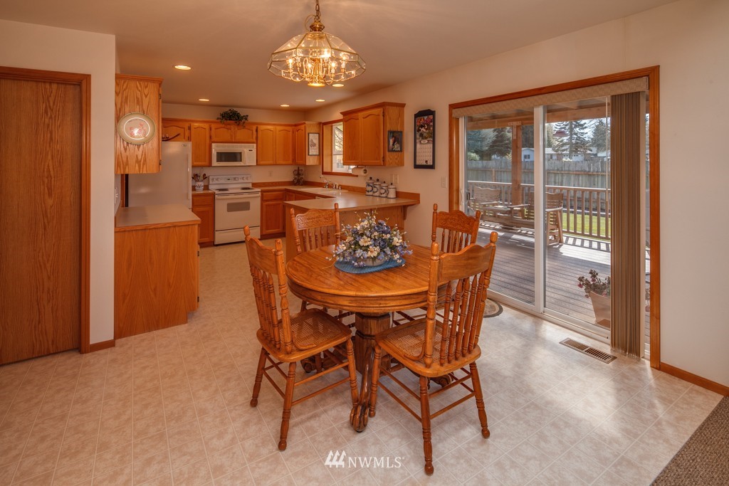 719 West Del Ray Road Lynden, WA 98264 - Photo 5 of 23