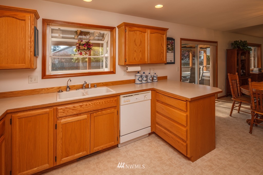 719 West Del Ray Road Lynden, WA 98264 - Photo 8 of 23