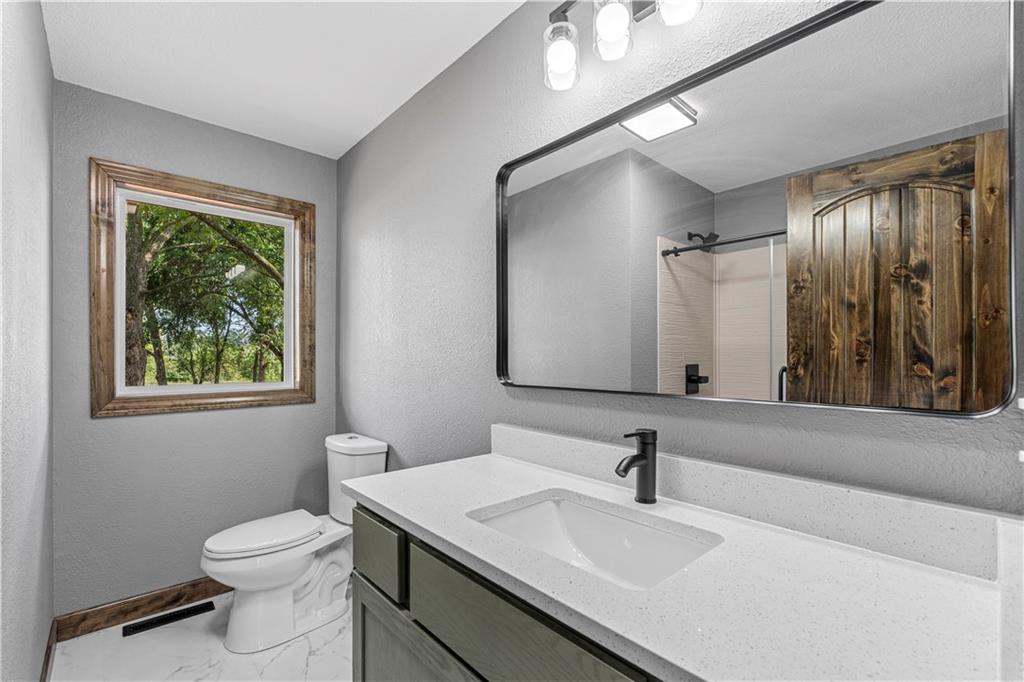 13611 East Neosho Road Nevada, MO 64772 - Photo 20 of 36