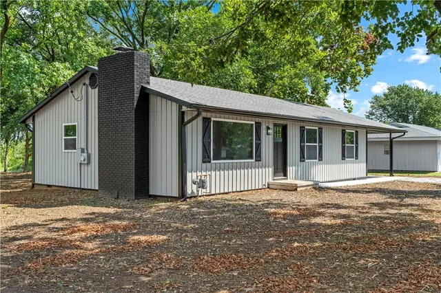 $253,000 | 13611 East Neosho Road, Nevada, MO 64772