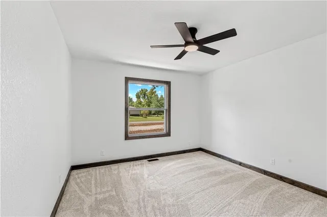 $253,000 | 13611 East Neosho Road, Nevada, MO 64772