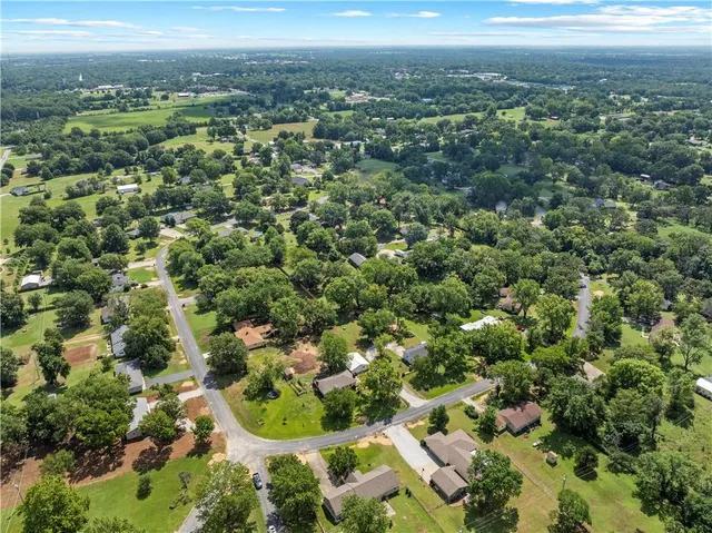 $253,000 | 13611 East Neosho Road, Nevada, MO 64772