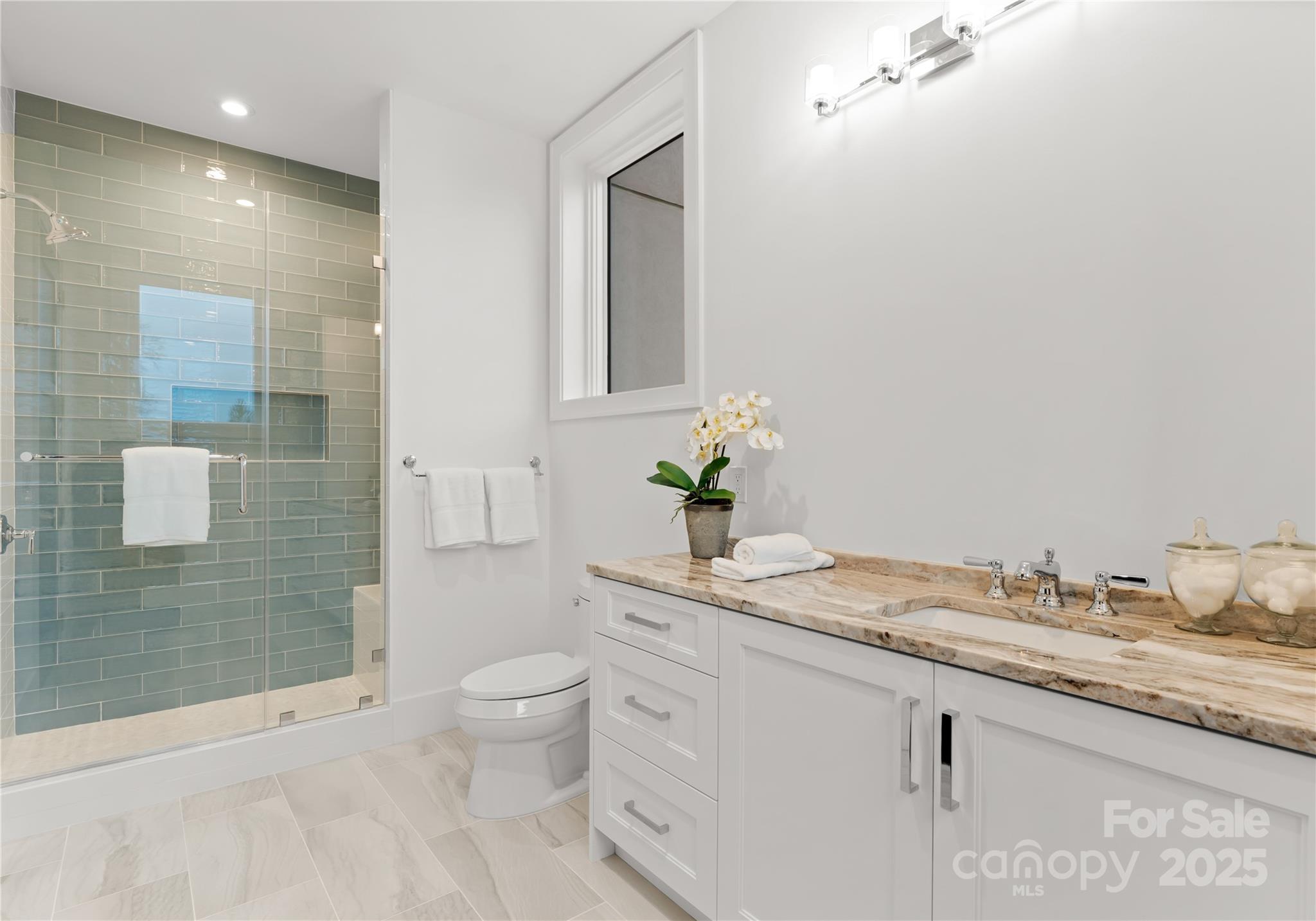 130 Cherokee Road, Unit 304 Charlotte, NC 28207 - Photo 29 of 31 Gallery Image 29