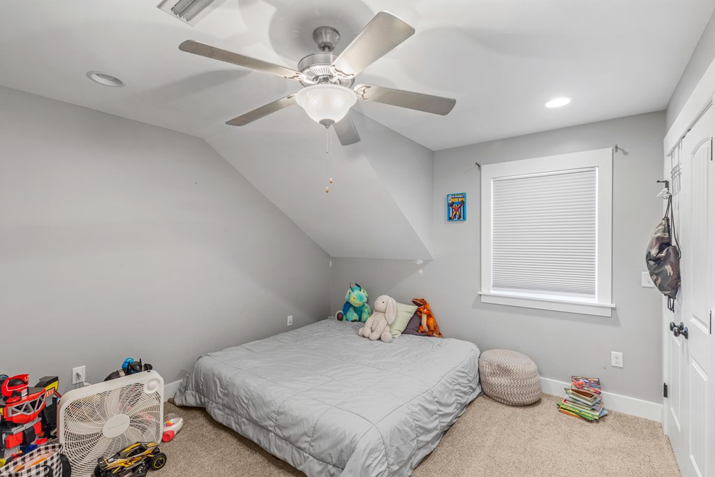 649 Edgar Smith Road Ashford, AL 36312 - Photo 32 of 68 Child's bedroom upstairs
