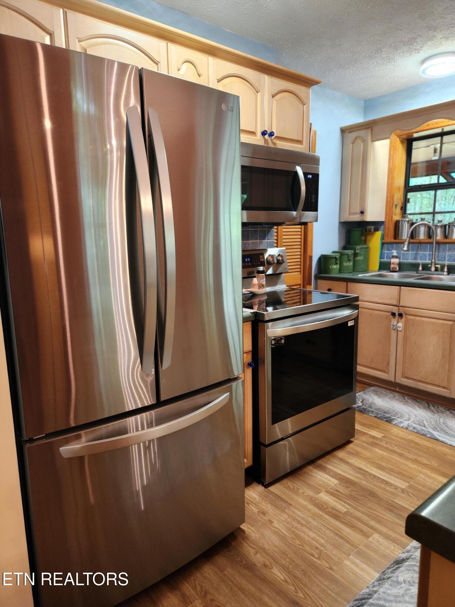 108 Gold Miners Road Tellico Plains, TN 37385 - Photo 21 of 35 Kitchen
