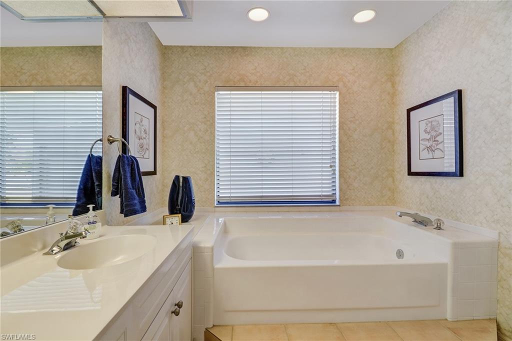 391 Kings Way Naples, FL 34104 - Photo 16 of 25 Gallery Image 16