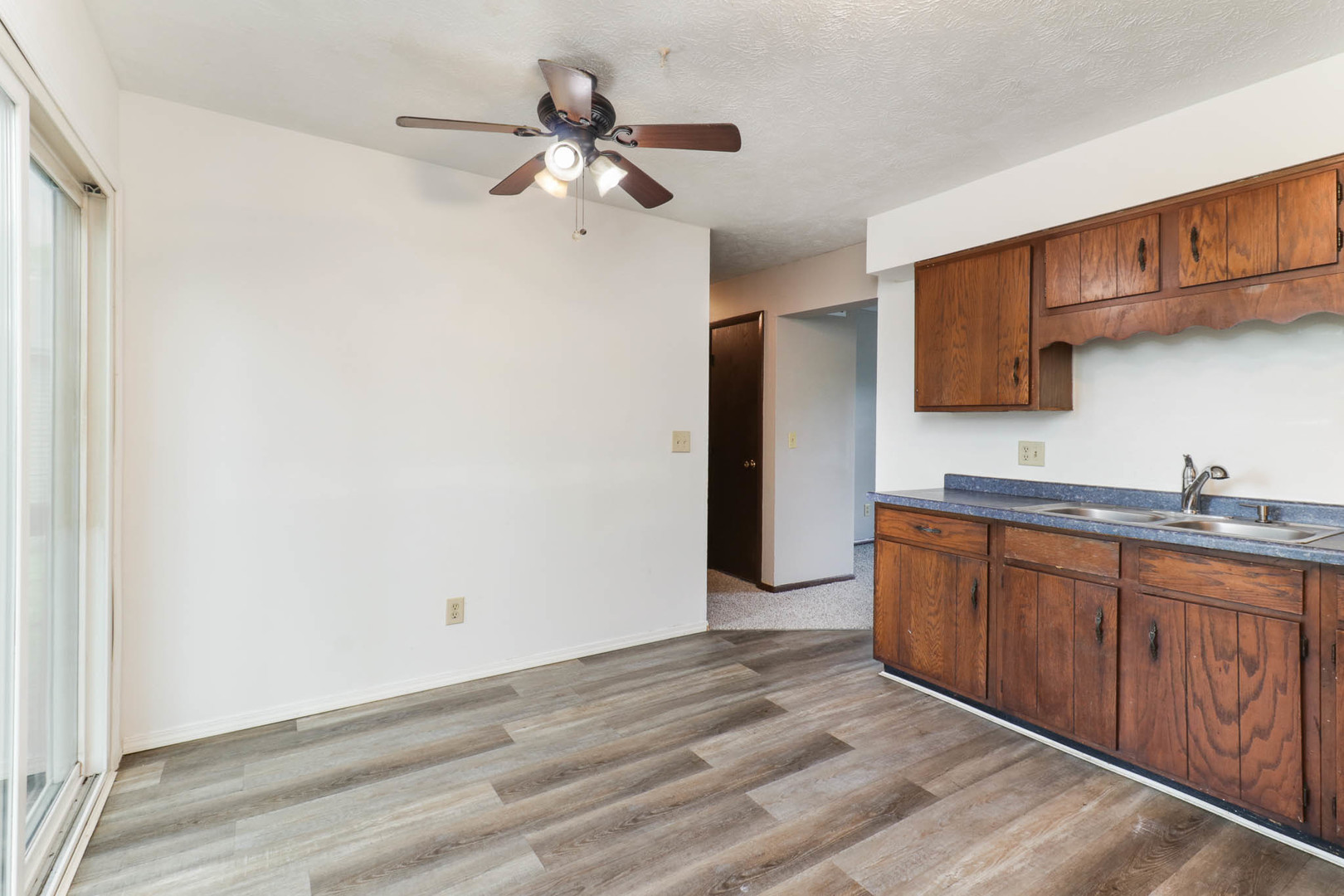 1528 North Hershey Road Bloomington, IL 61704 - Photo 8 of 34