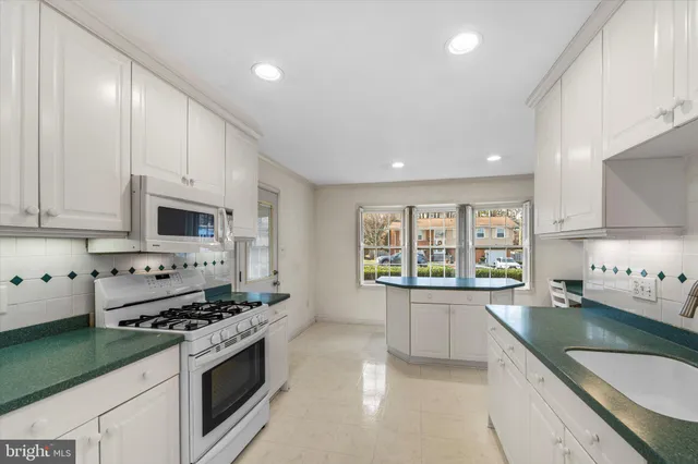 $760,000 | 3209 Armory Court, Fairfax, VA 22030