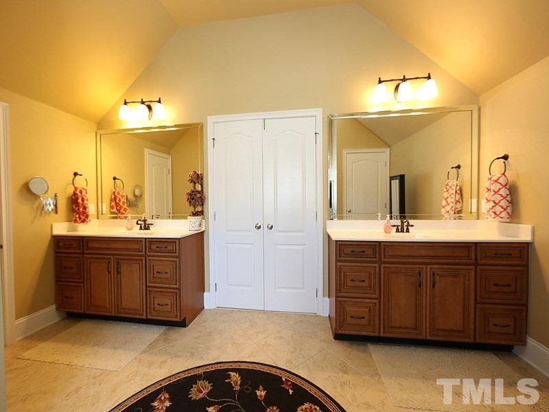 11558 Auldbury Way Raleigh, NC 27617 - Photo 17 of 25 Gallery Image 17