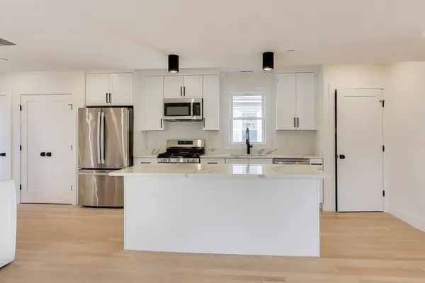 $3,900 | 2195 Dorchester Avenue, Unit 2, Boston, MA 02124