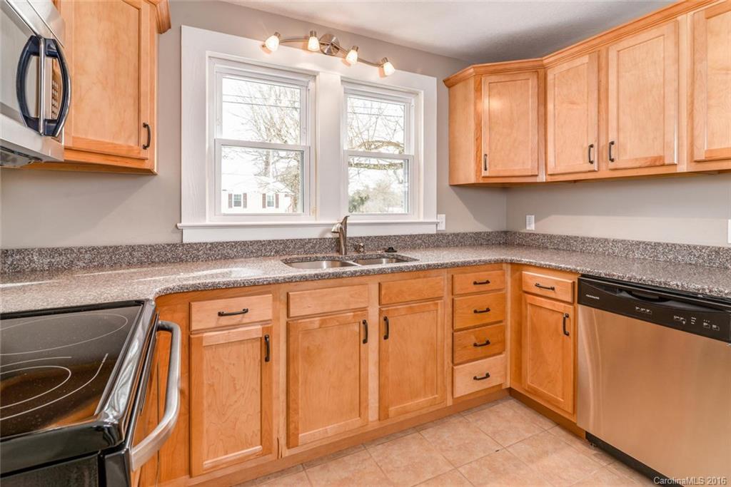 6 Fair Oaks Road Arden, NC 28704 - Photo 11 of 22 Gallery Image 11