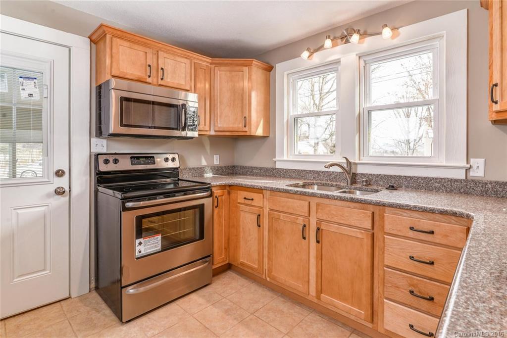6 Fair Oaks Road Arden, NC 28704 - Photo 13 of 22 Gallery Image 13
