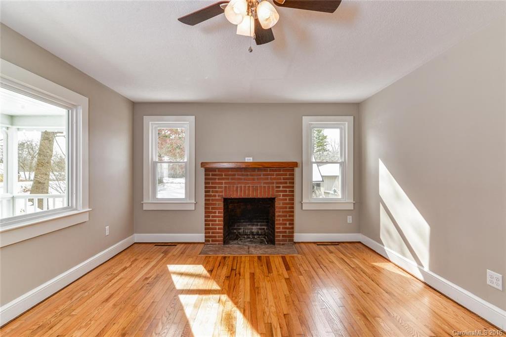 6 Fair Oaks Road Arden, NC 28704 - Photo 8 of 22 Gallery Image 8