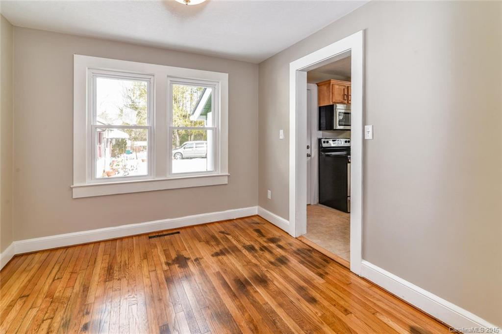 6 Fair Oaks Road Arden, NC 28704 - Photo 9 of 22 Gallery Image 9