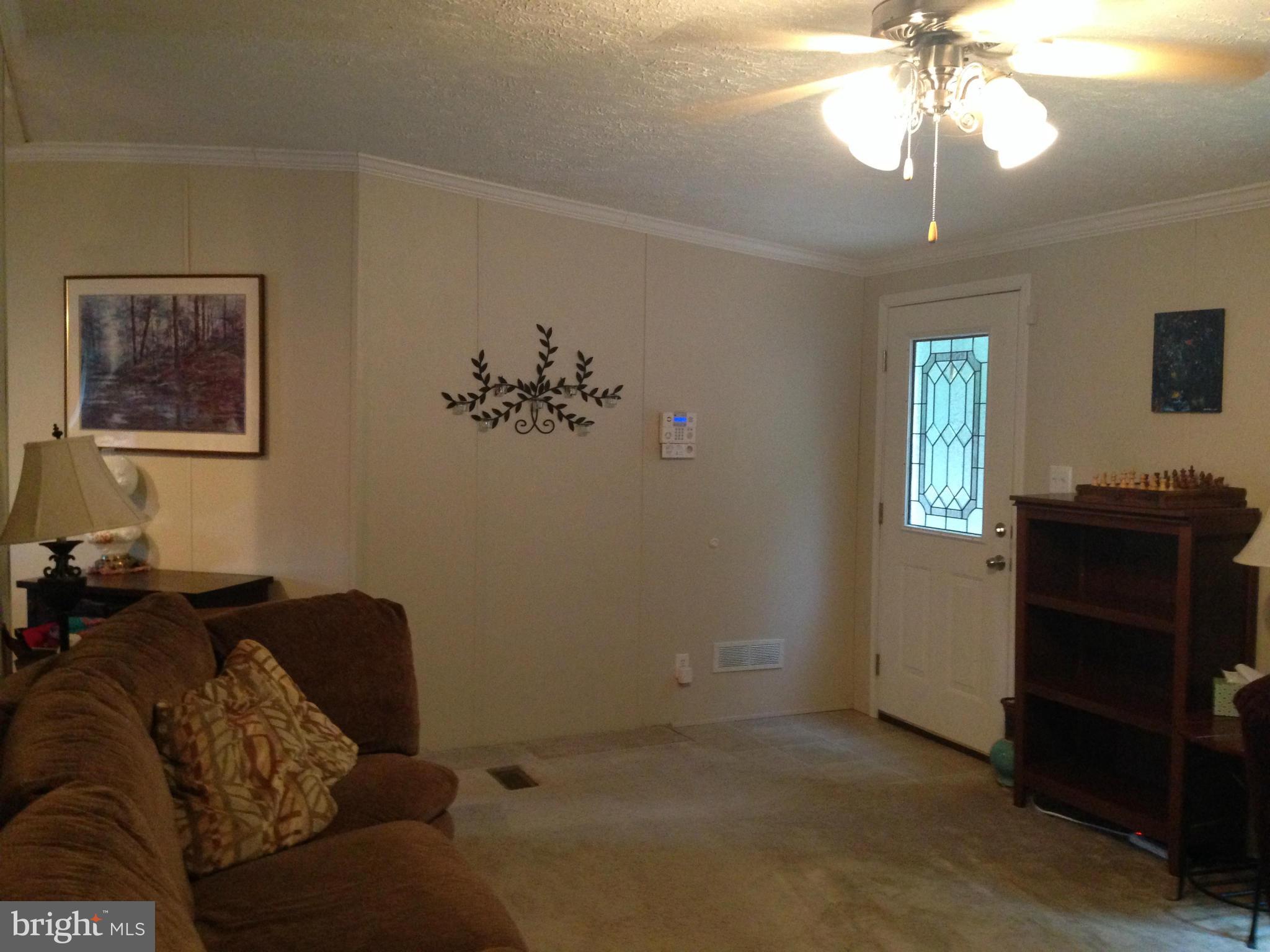 7810 Clark Road, Unit E46 Jessup, MD 20794 - Photo 10 of 30 Living Room