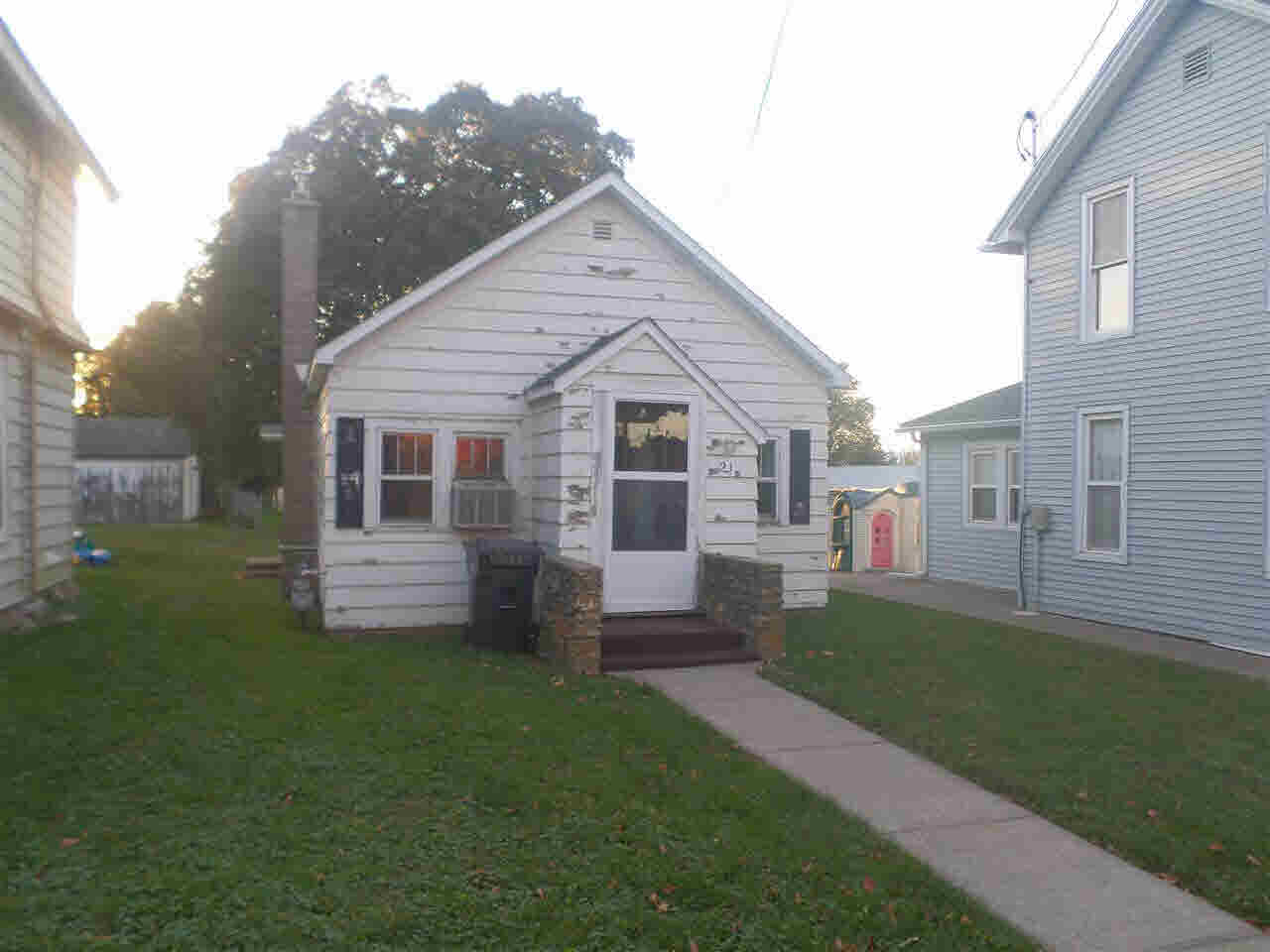 21 South Mitchell Street Preston, IA 52069 - Photo 1 of 14 Gallery Image 1