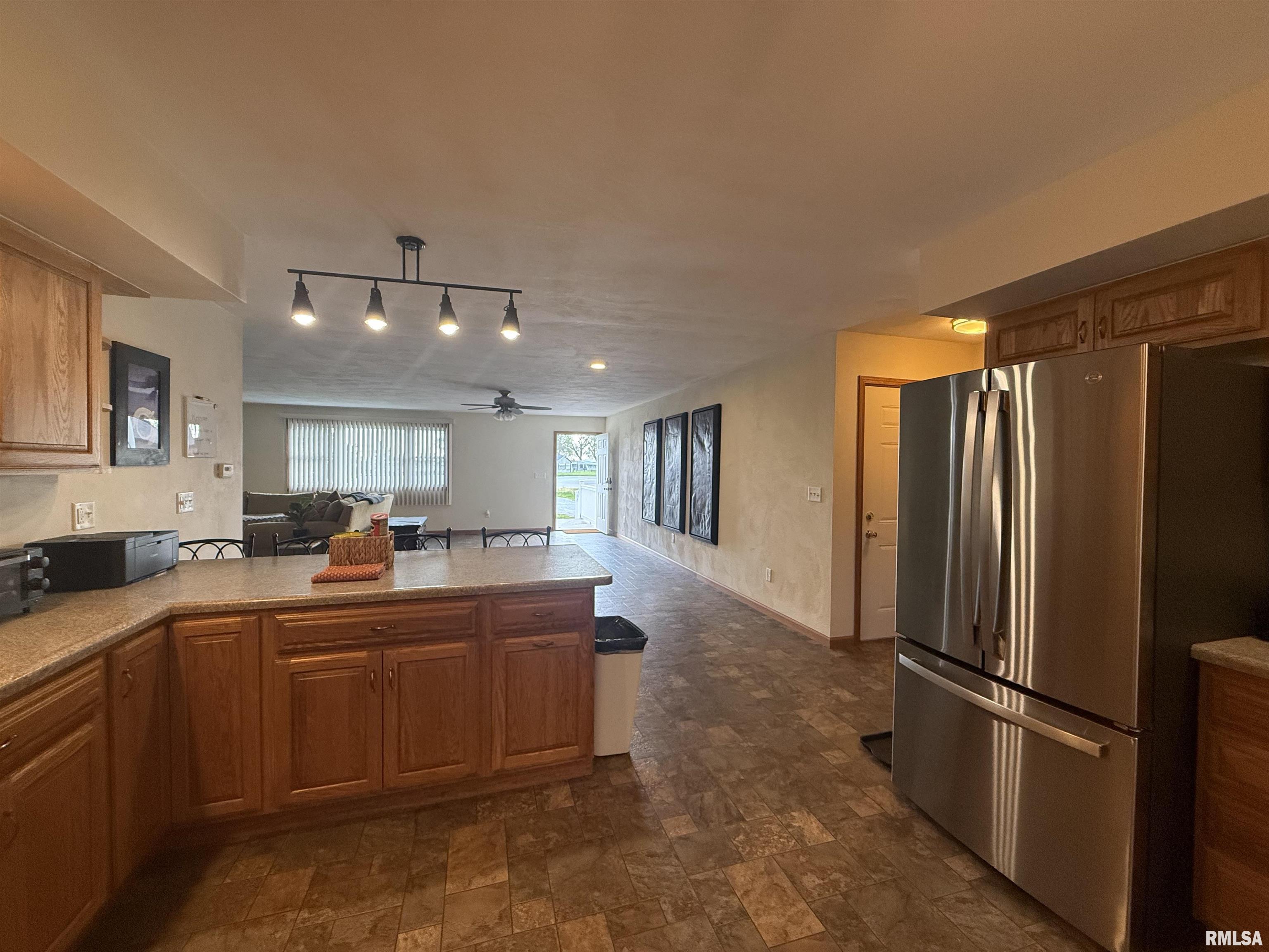1205 South Main Street Lewistown, IL 61542 - Photo 11 of 34