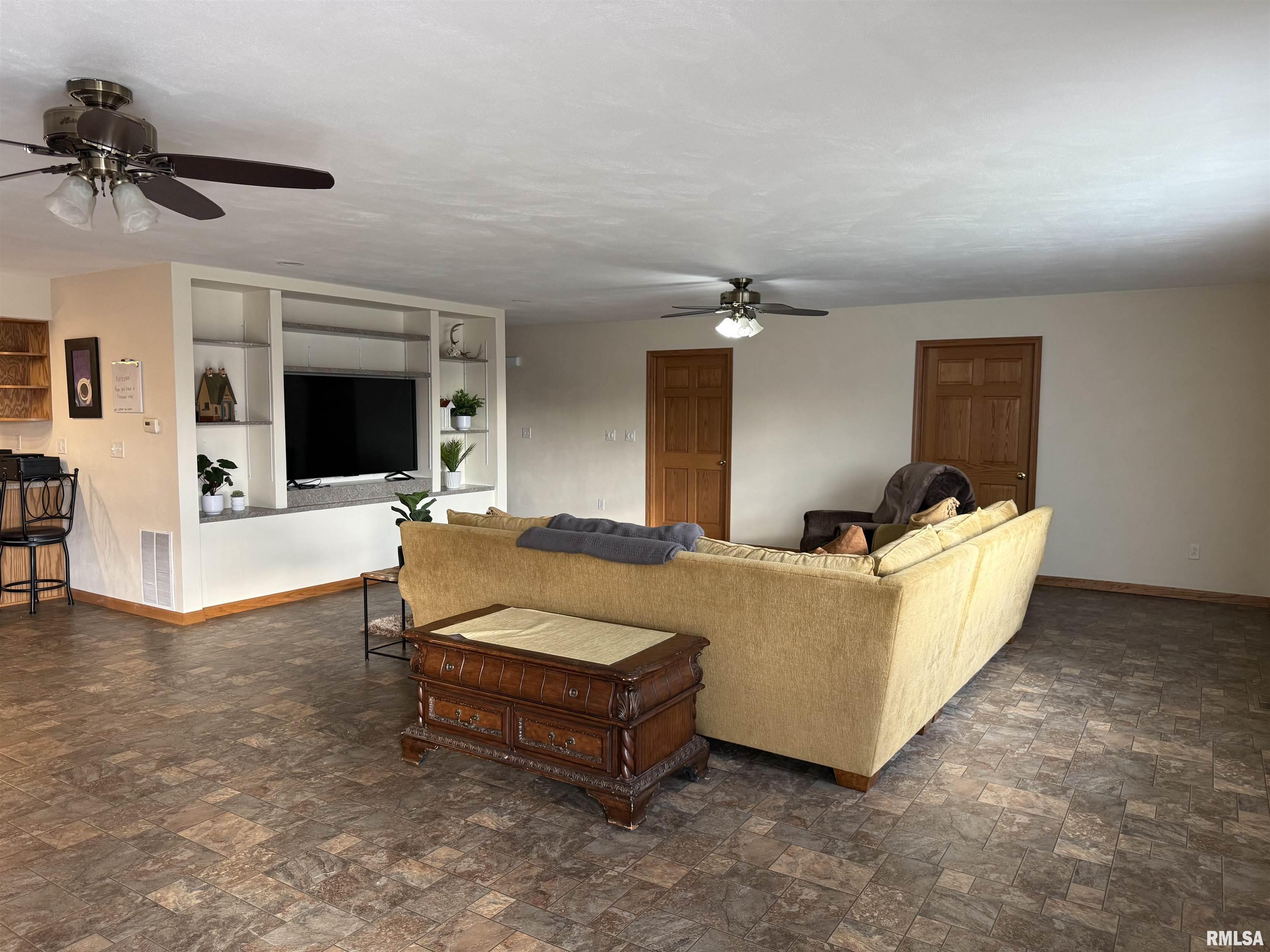 1205 South Main Street Lewistown, IL 61542 - Photo 13 of 34