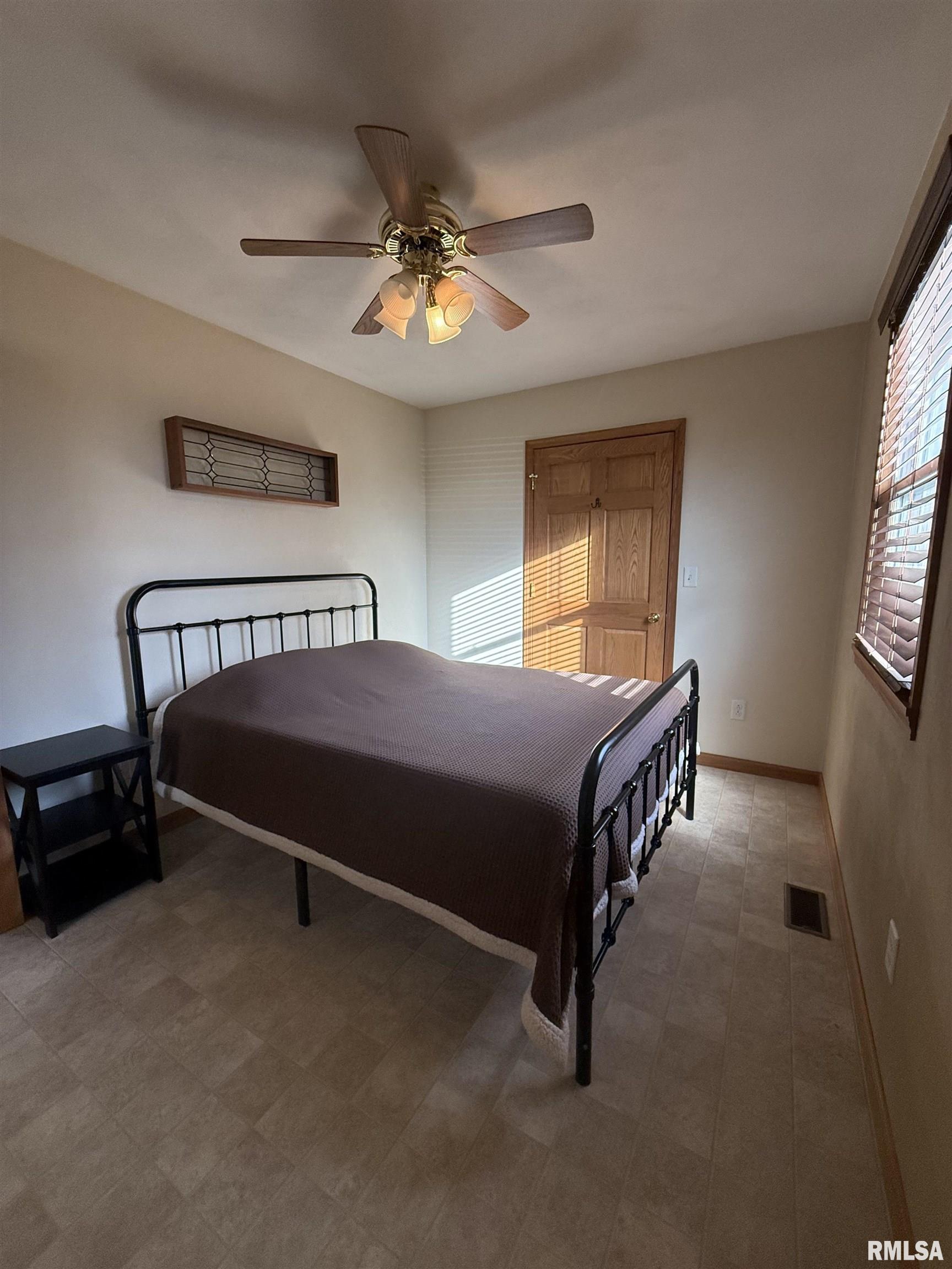 1205 South Main Street Lewistown, IL 61542 - Photo 19 of 34