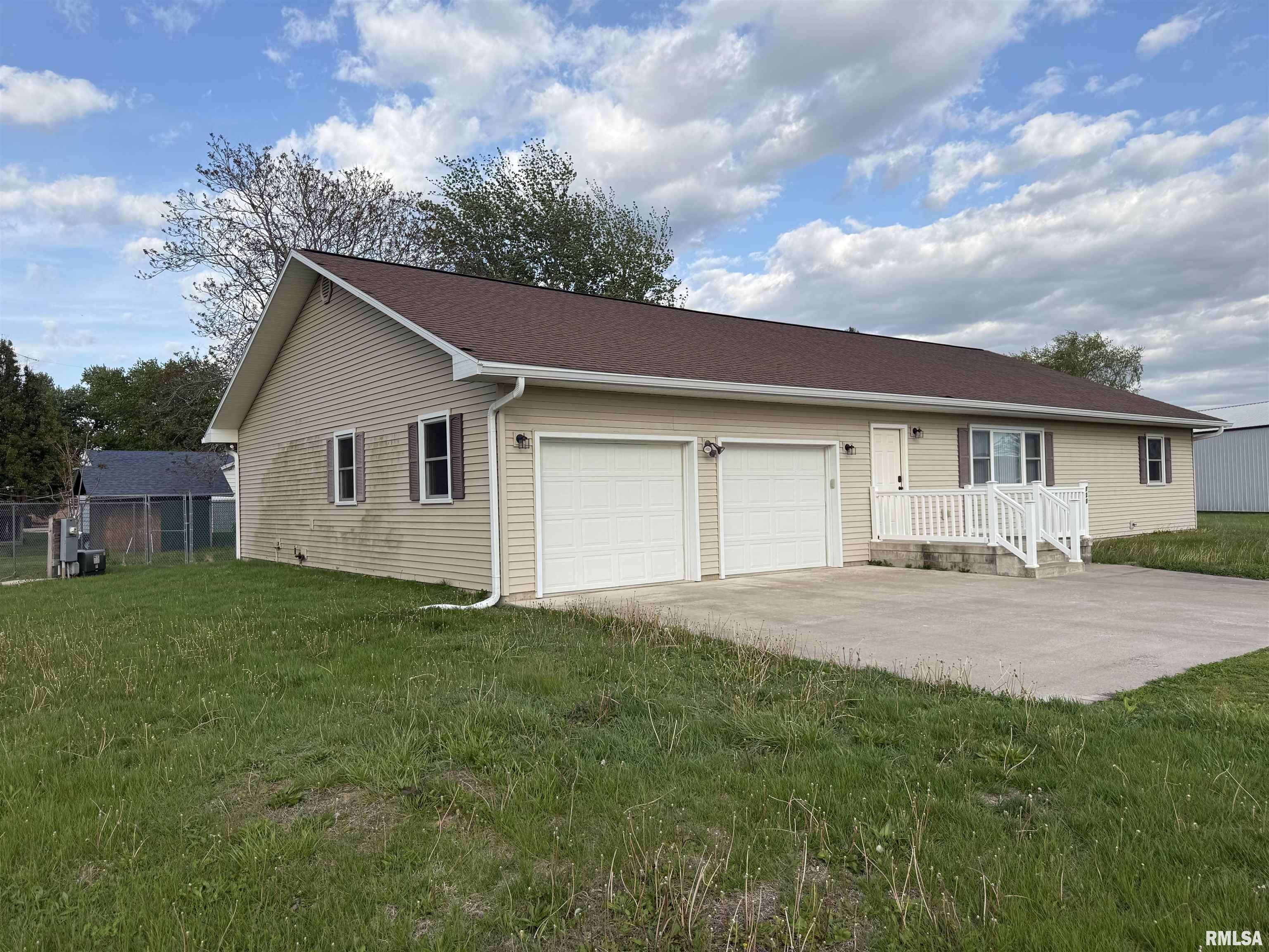 1205 South Main Street Lewistown, IL 61542 - Photo 2 of 34