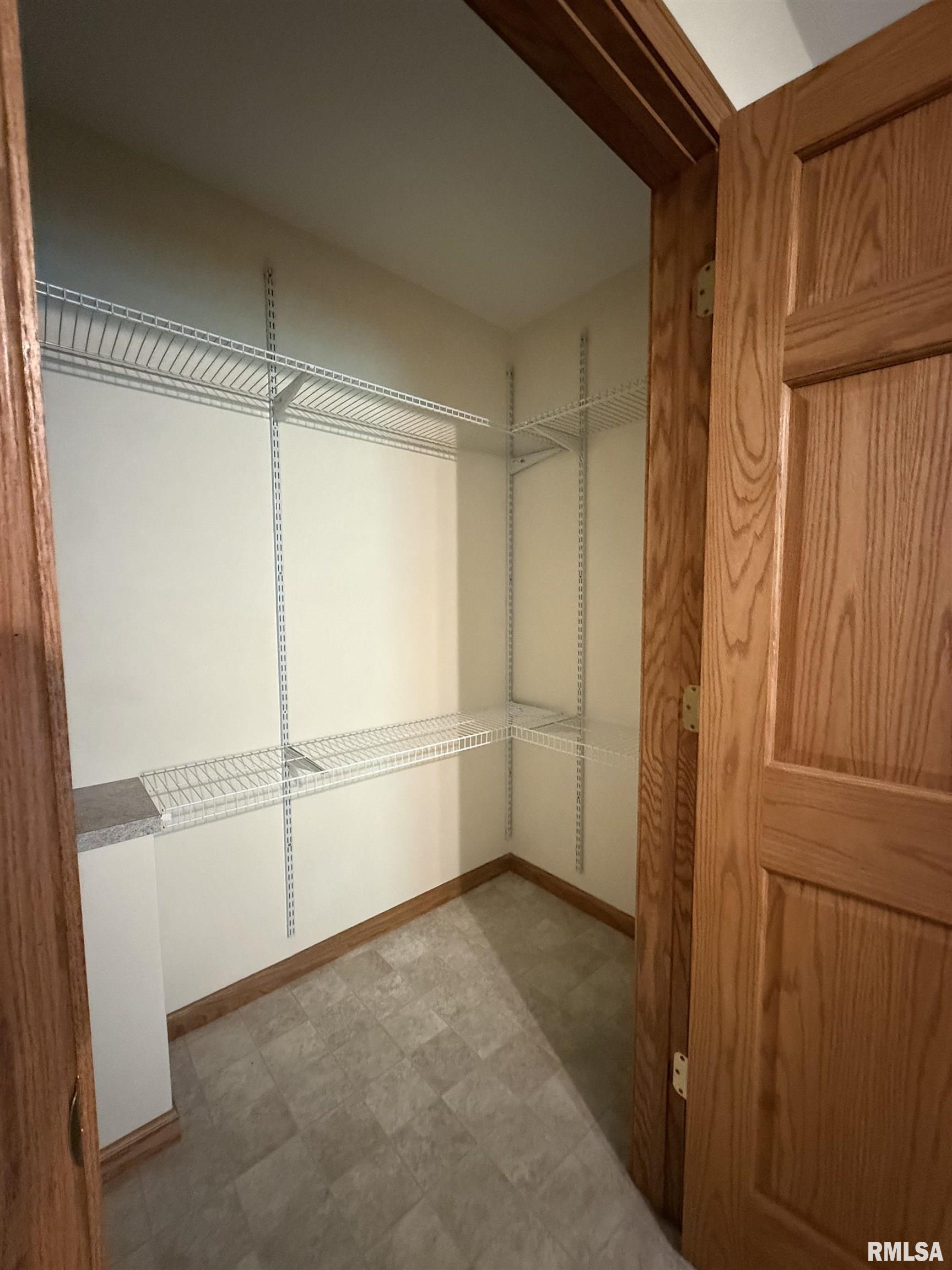 1205 South Main Street Lewistown, IL 61542 - Photo 26 of 34