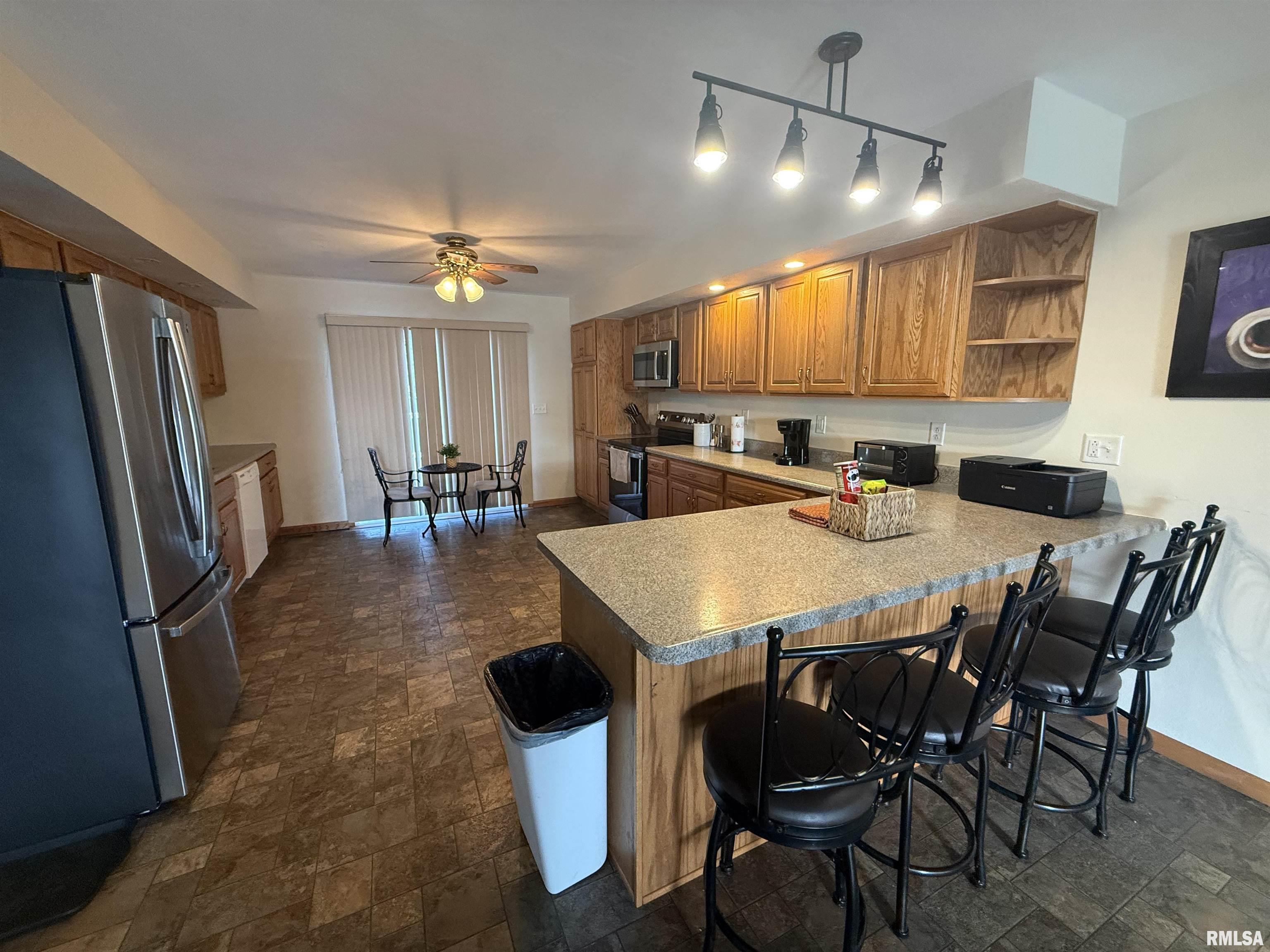 1205 South Main Street Lewistown, IL 61542 - Photo 7 of 34