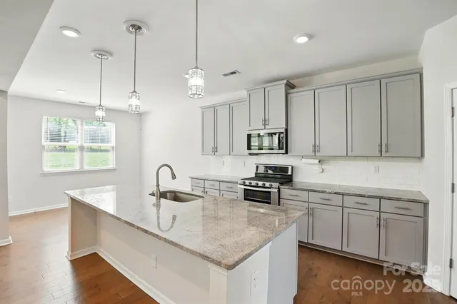 $659,900 | 20422 Creek Bend Edge Court, Matthews, NC 28105