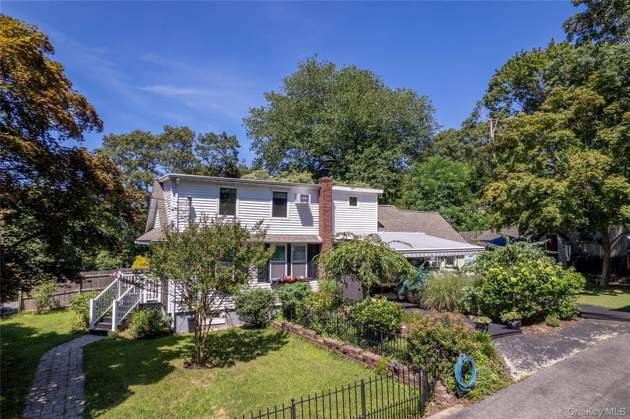 88 Cherry Road Rocky Point, NY 11778 - Photo 4 of 32