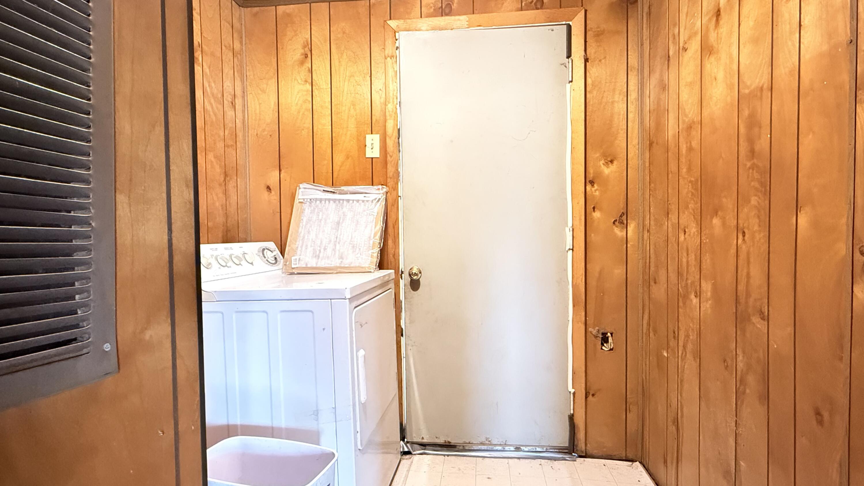 338 4th Street New Castle, VA 24127 - Photo 23 of 23 a bathroom with a tub and shower