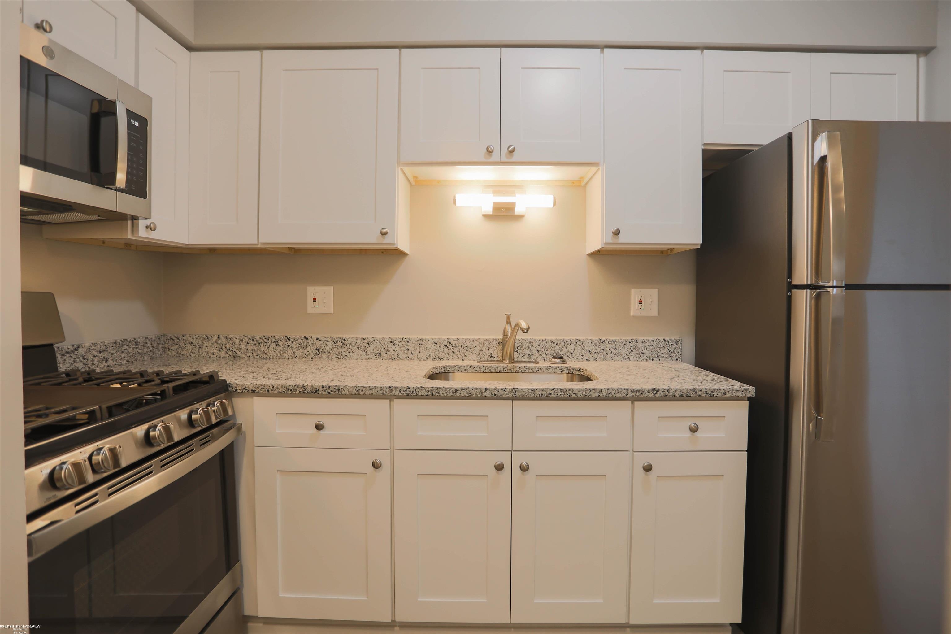 30237 Utica Road, Unit 237E Roseville, MI 48066 - Photo 2 of 23 Gallery Image 2