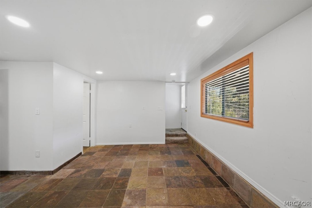 718 Bluejay Road Big Bear Lake, CA 92315 - Photo 12 of 23