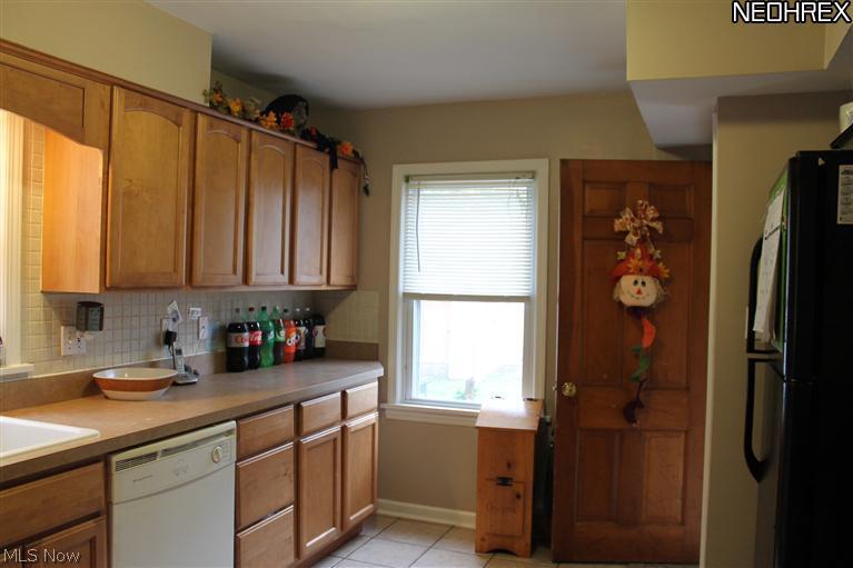 5010 Snow Road Cleveland, OH 44134 - Photo 4 of 14
