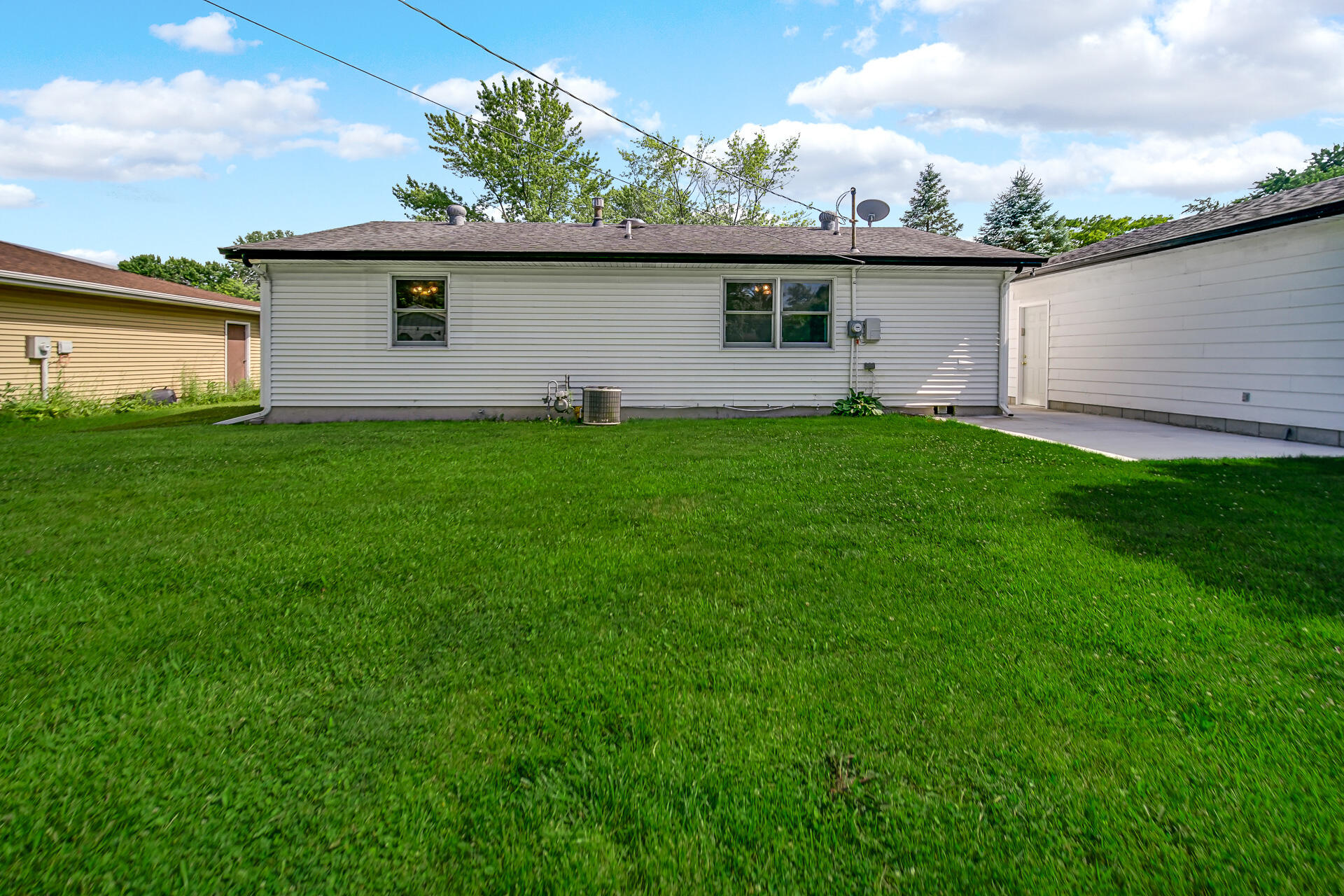 433 Nantucket Road Valparaiso, IN 46385 - Photo 22 of 24 1920x1280