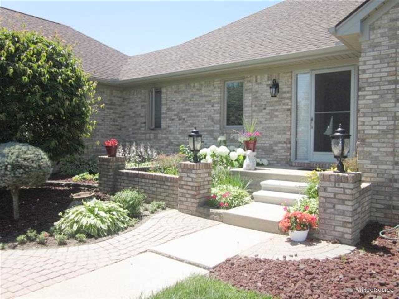 77415 Foxridge Lane Romeo, MI 48065 - Photo 19 of 20 Landscaping