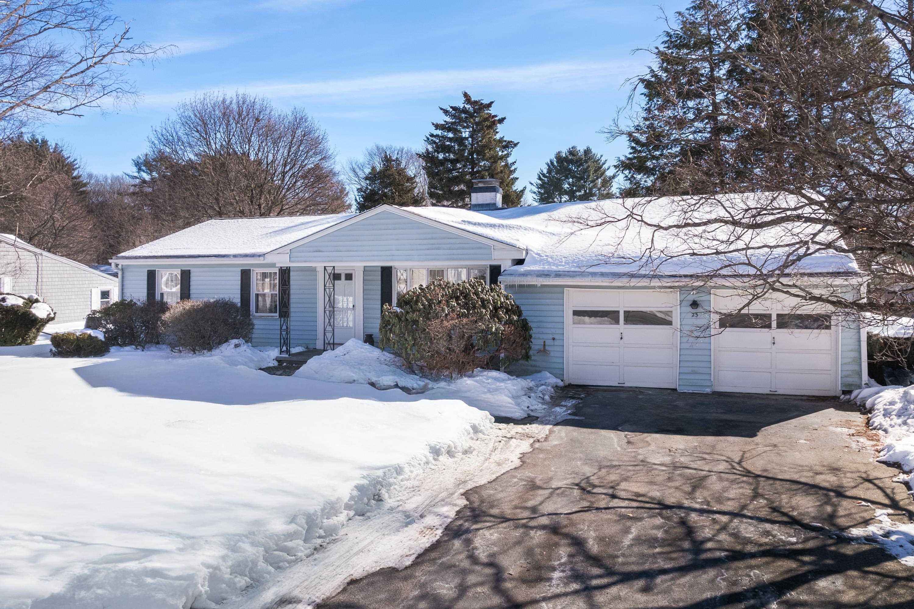 25 Stevens Road North Hampton, NH 03862 - Photo 2 of 32