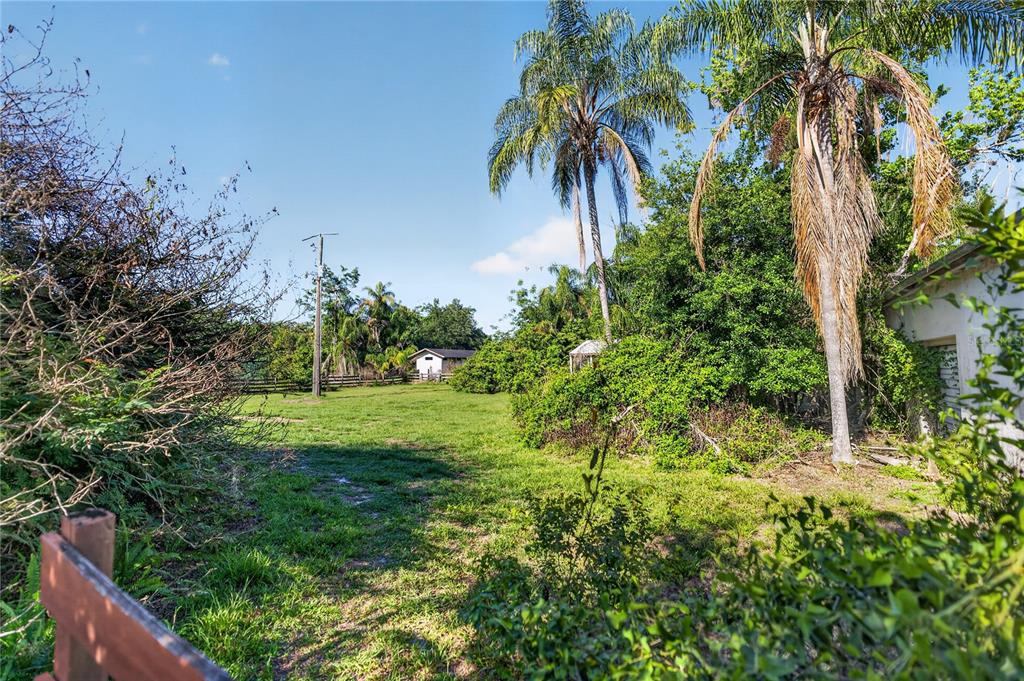 3711 Hidden River Road Sarasota, FL 34240 - Photo 29 of 45 Gallery Image 29